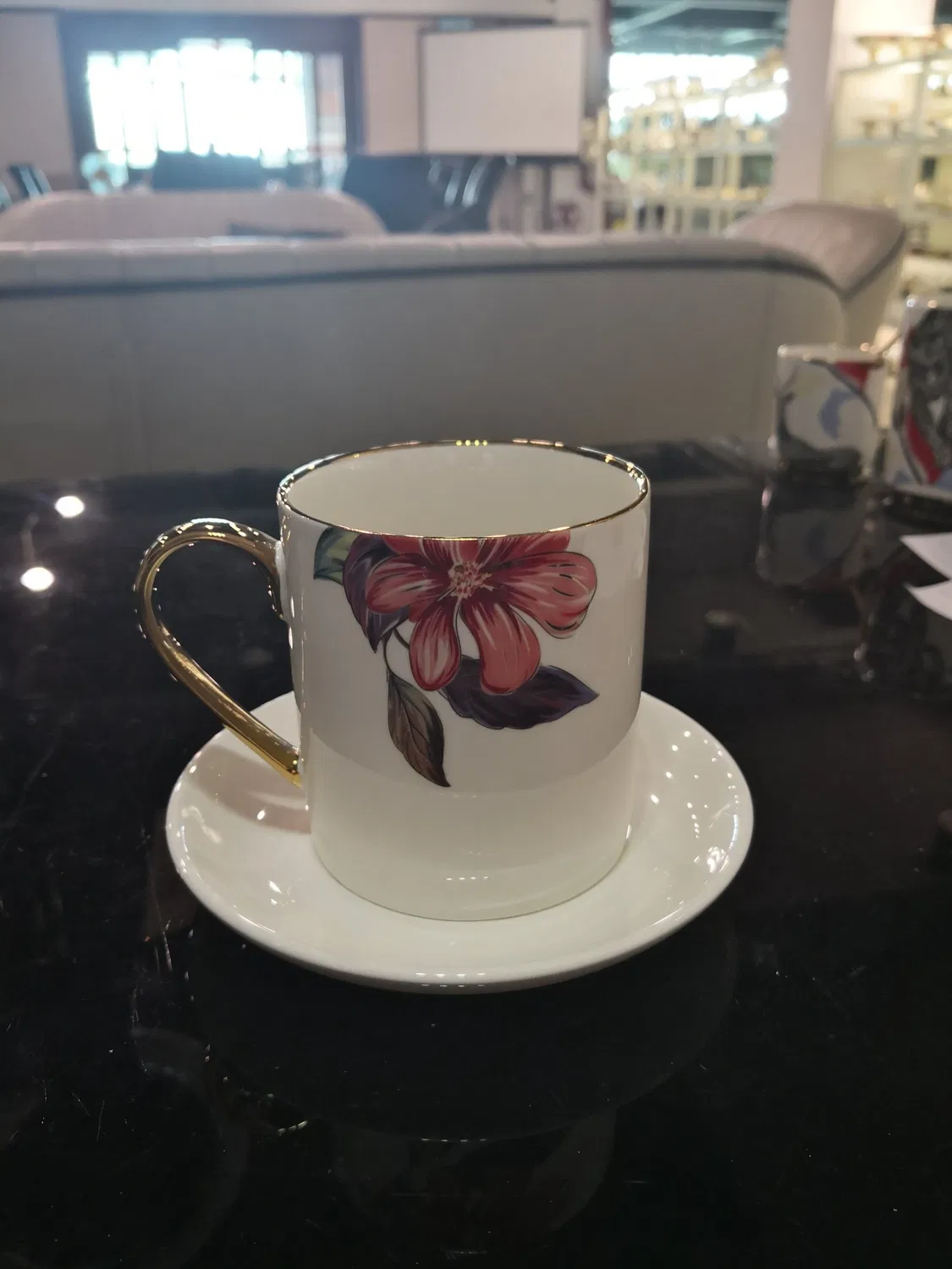 Neuankömmling Büro-Kaffeetasse mit Blumenmuster, Keramik-Untertasse